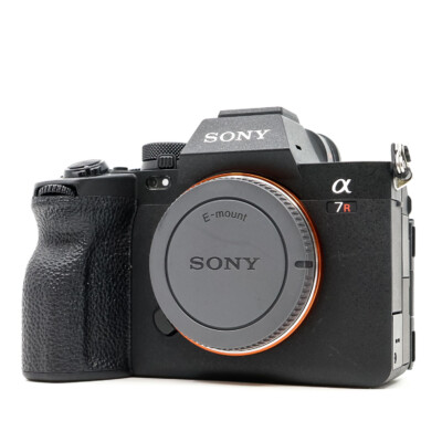 Sony A7R V Condizioni perfette N. scatti 9.684 Garanzia 2 anni